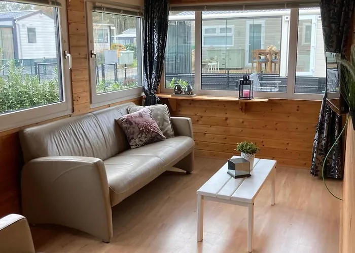 مكان تخييم De Cyclaam Op De Schatberg *****