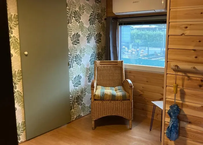 مكان تخييم De Cyclaam Op De Schatberg ***** *